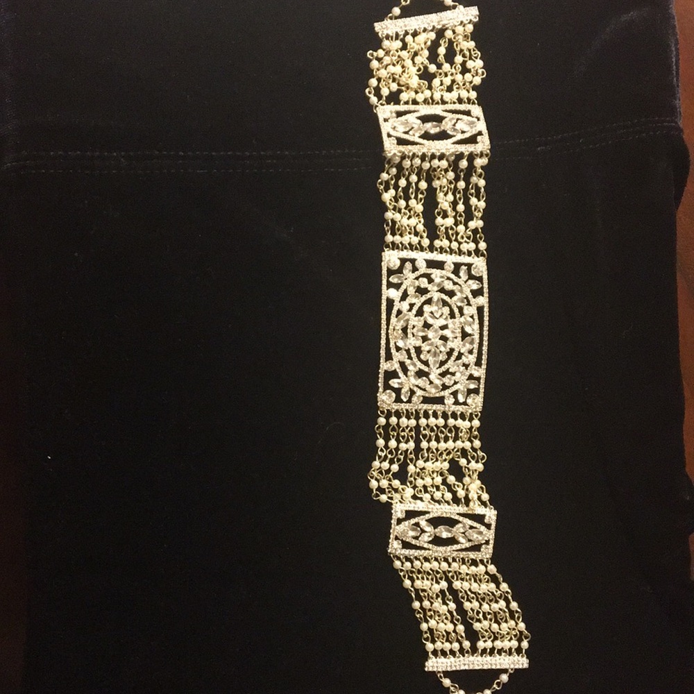 Crystal and pearls choker necklace